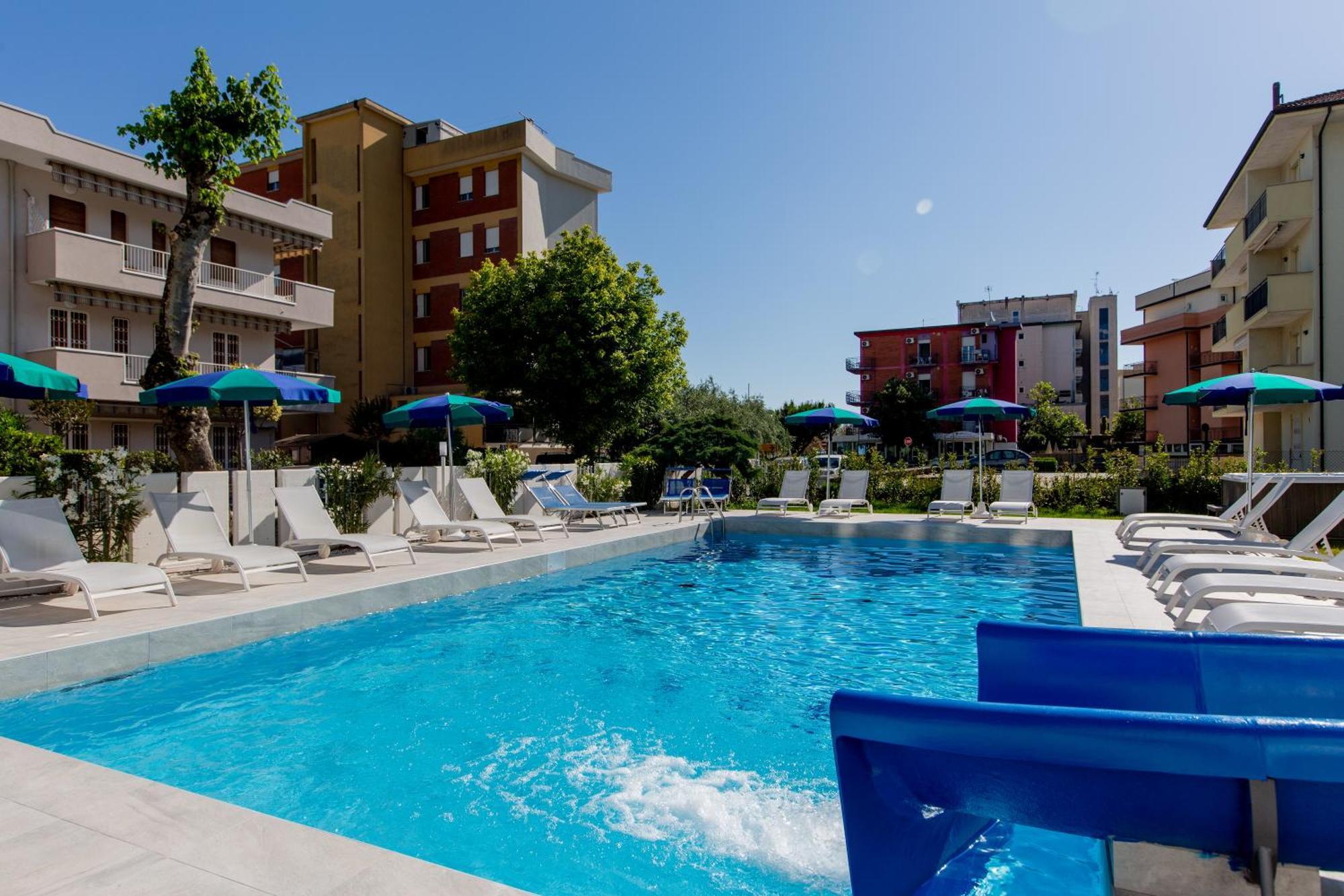 Clubhotel Residence Чезенатіко Екстер'єр фото