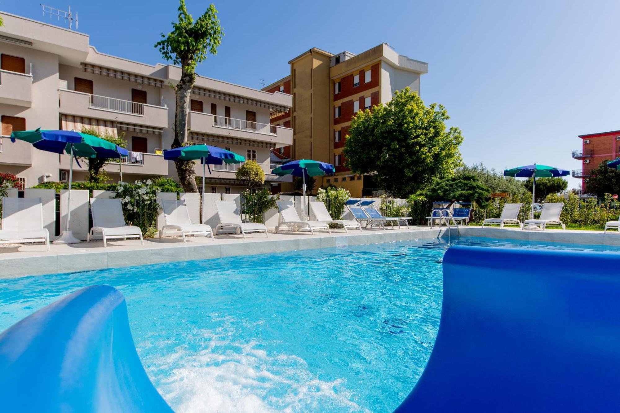 Clubhotel Residence Чезенатіко Екстер'єр фото